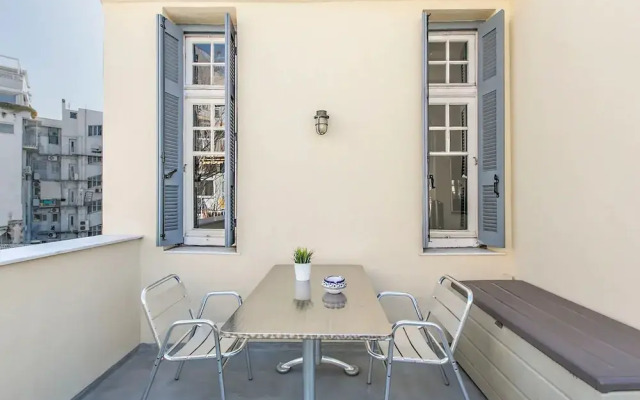 Spacious Apartment in Plaka Athens A3