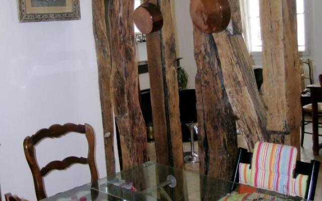 LE MARAIS 3 Bedrooms APT