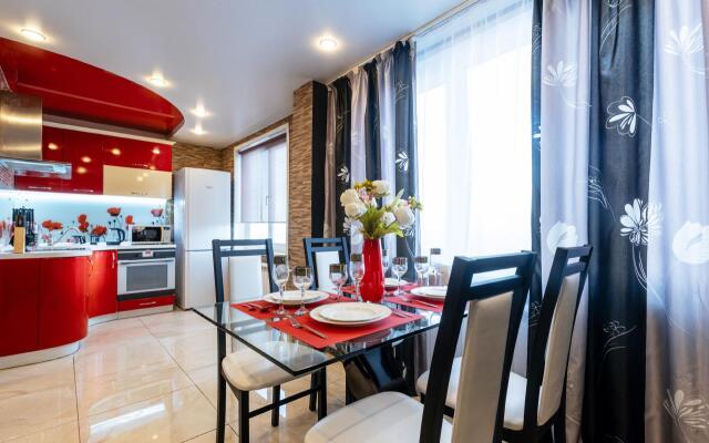 Пять звезд на Дубровинского 106