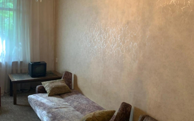 Двухкомнатная квартира в центре.