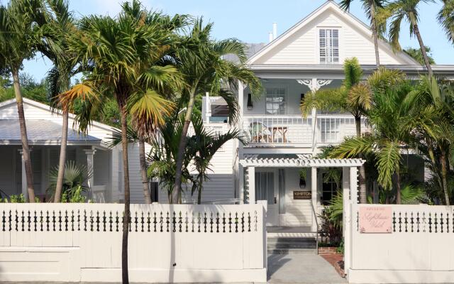 Lighthouse Hotel - Key West Historic Inn