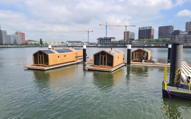 Wikkelboat Nr4 at Floating Rotterdam Rijnhaven