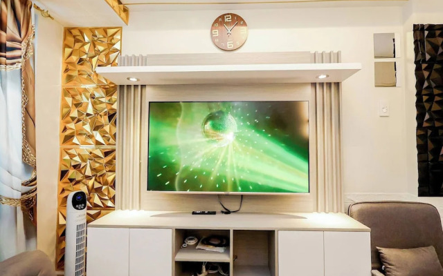 Sapphira Manor Luxurious Condo by the Bay