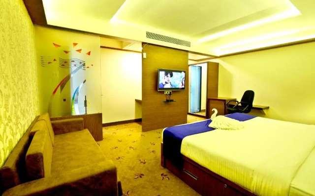 Solaris Hotel and Club