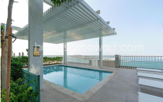 Homesgetaway- 2BR in Beach Vista Tower 2