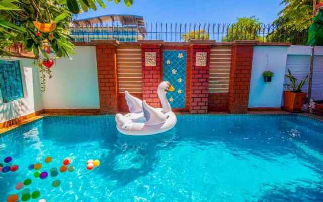 4 Bedroom Pool Villa 2  km from Walking street