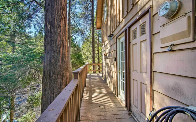 Stunning Getaway in Lake Arrowhead!