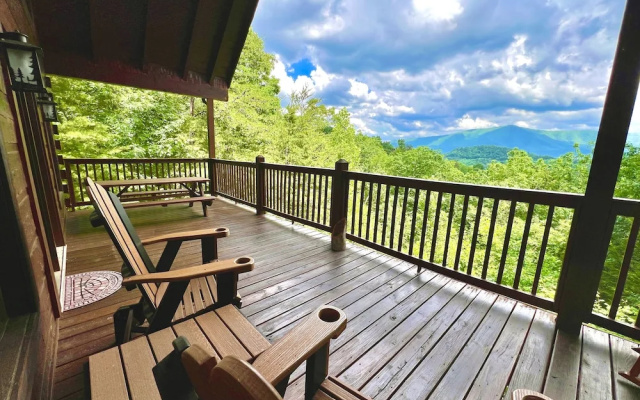 Eagles Point 3 Bedrooms 3 Bathrooms Cabin
