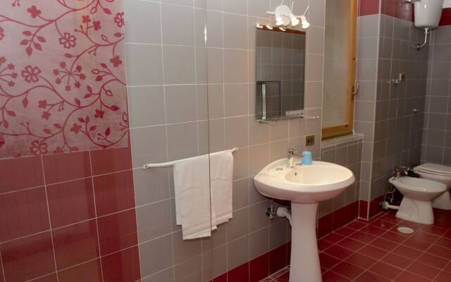 Nice Apartment in the Hills in a Green Nature Park