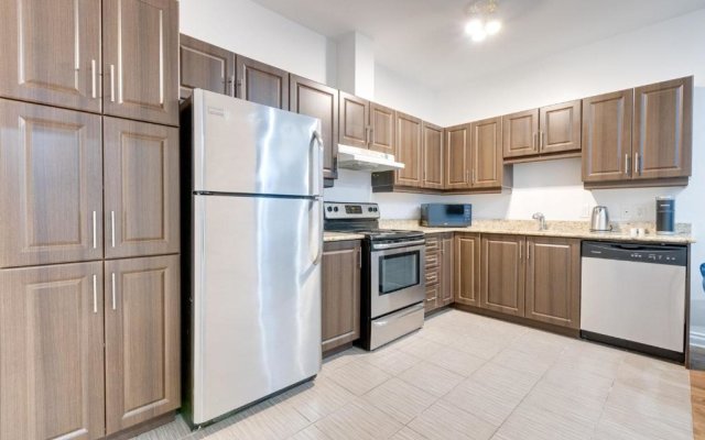 M11 Stylish Cute 3BR in the Heart of the City