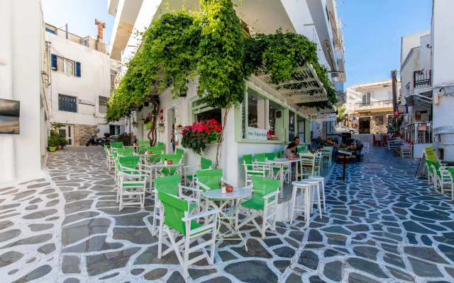 Arco Naxos Luxury Apartments