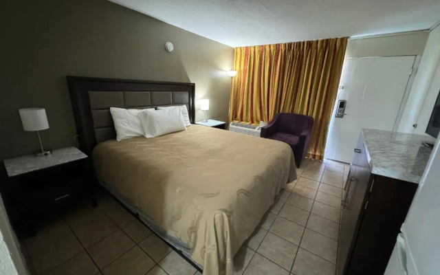 River Palm Hotel