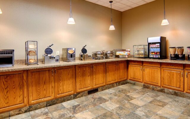 Norwood Inn & Suites