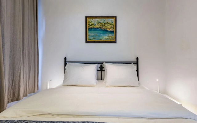 Vibrant Flat in Cihangir With Central Location