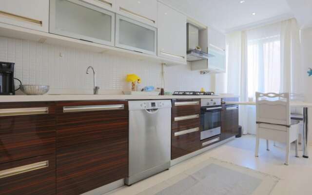 Modern Cozy Flat With Central Location in Sisli