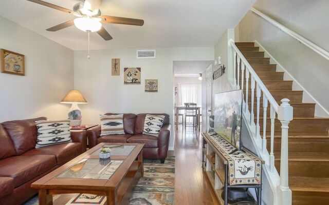 Southwest Splendor 2BR Tempe Townhome