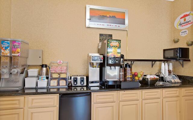 Elev8 Hotel Los Angeles LAX