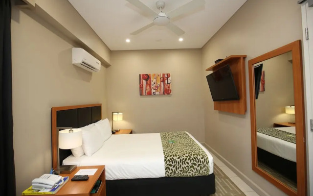 Ela Beach Hotel & Apartments