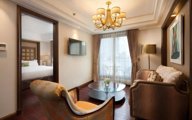 Peridot Gallery Classic Hotel