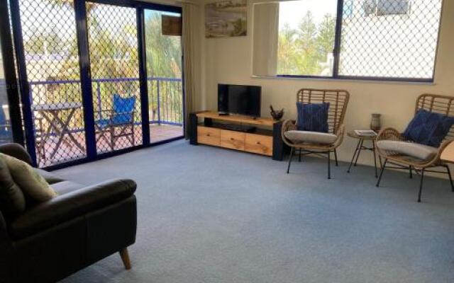 Jade Waters U4/ Latona Ave