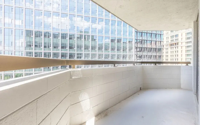 Elegant 2BR Apartment Minutes From DC