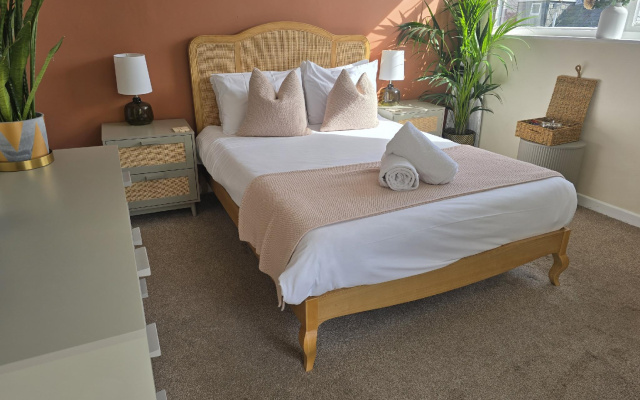 Eyre Court Hotel