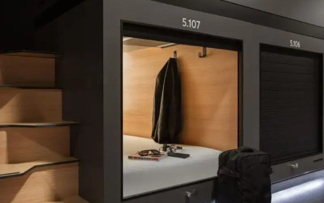 Zedwell Capsule Hotel, Piccadilly Circus