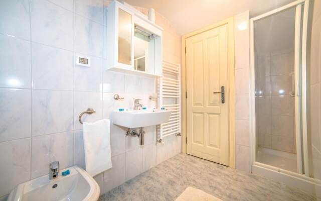 Charming Villa Only 10 Minutes Drive From the sea