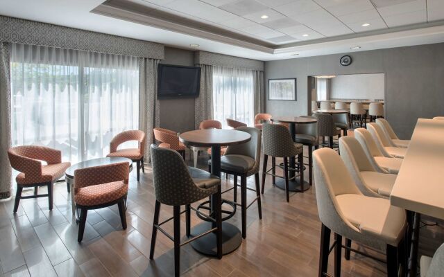 Hampton Inn Boston - Logan Airport