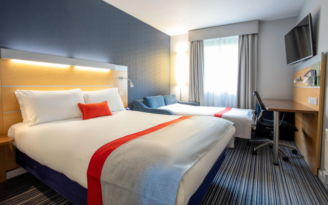 Holiday Inn Express Dunfermline by IHG