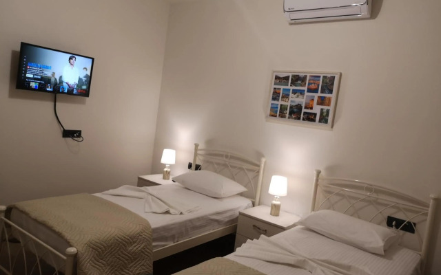 Sunny Holidays Apartment