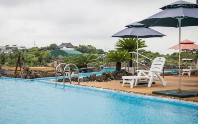 Jeju Flyjin House Pension