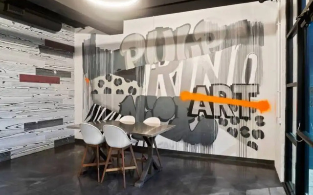 Graffiti & Skyline | RiNo Art Lofts