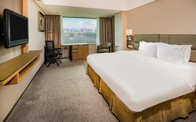 Holiday Inn Riverside Wuhan by IHG