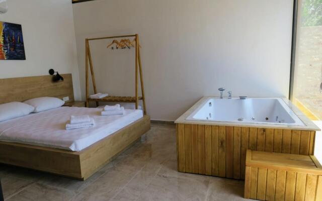 Marvelous Villa with Jacuzzi and Pool in Kalkan
