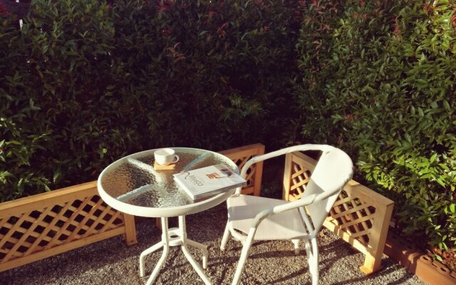 2496 Oldtel Bed & Cafe