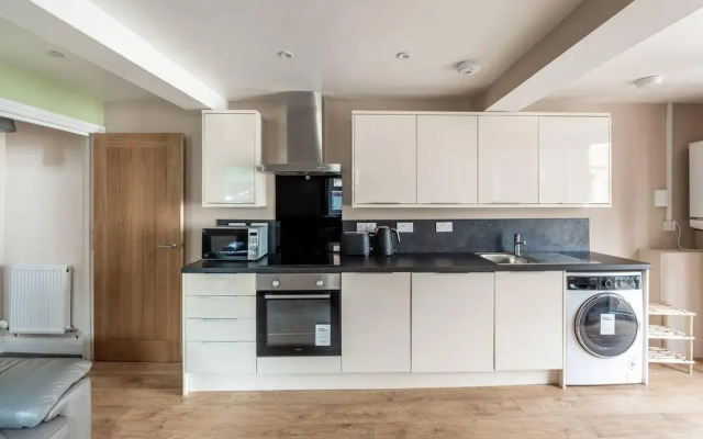 Beautiful 2-bed House in Egremont Milo's Place