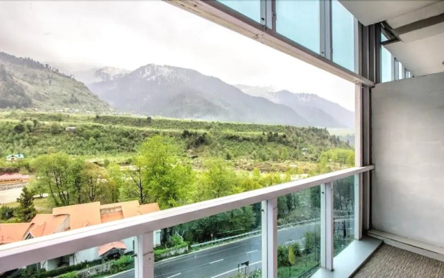 Manali Valley Resort