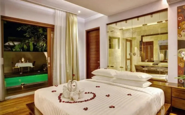 Tanjung Villa – Guest Rooms – Kuta