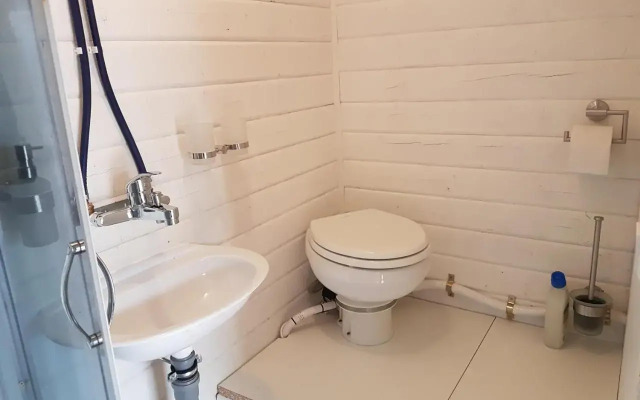 Hausboot mit Hottub in Berlin