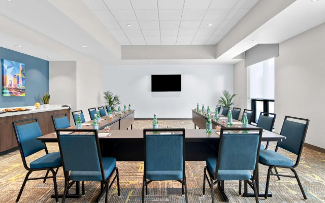 Hampton Inn & Suites Chicago Medical District UIC