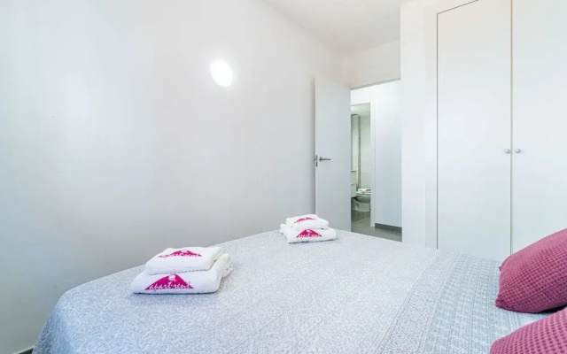 Apartment in Empuriabrava Near Sandy Beach