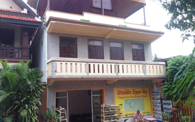 Vongprachan Backpackers Hostel