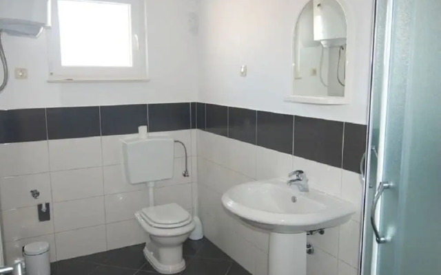 Central - 40m From the Beach - A3