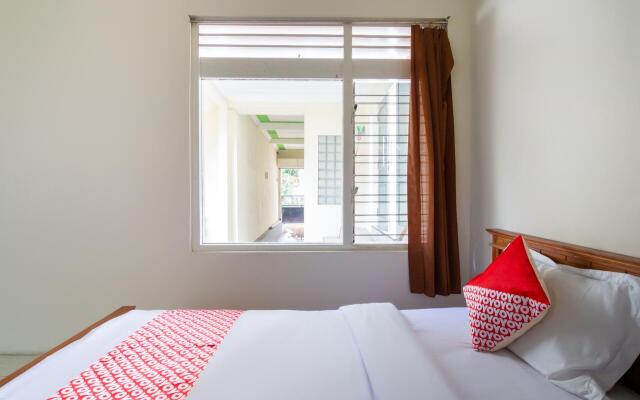 OYO 3210 Villa Aisya