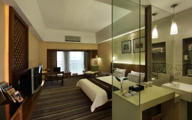 South China Harbour Plaza Hotel