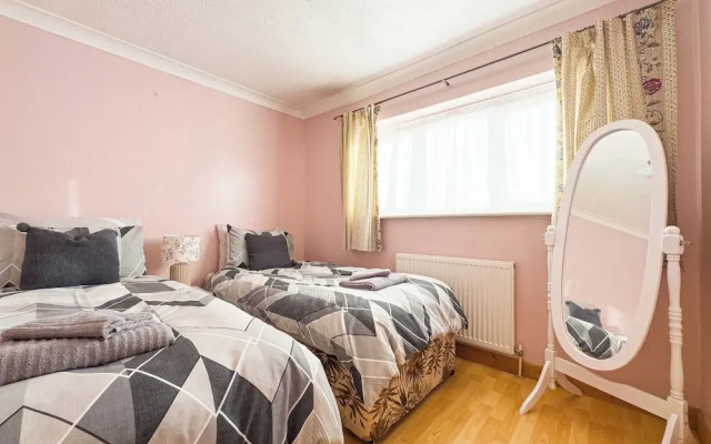 Braybrooke Bliss - 3 Bedroom House in Basildon
