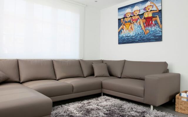 Fabulous Luxury Villa With Spacious Garden in Nieuwpoort