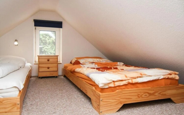 Cottage in Muritz Park Near 1,000 Lakes