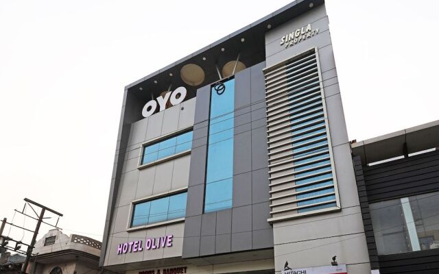 OYO 28017 Hotel Olive